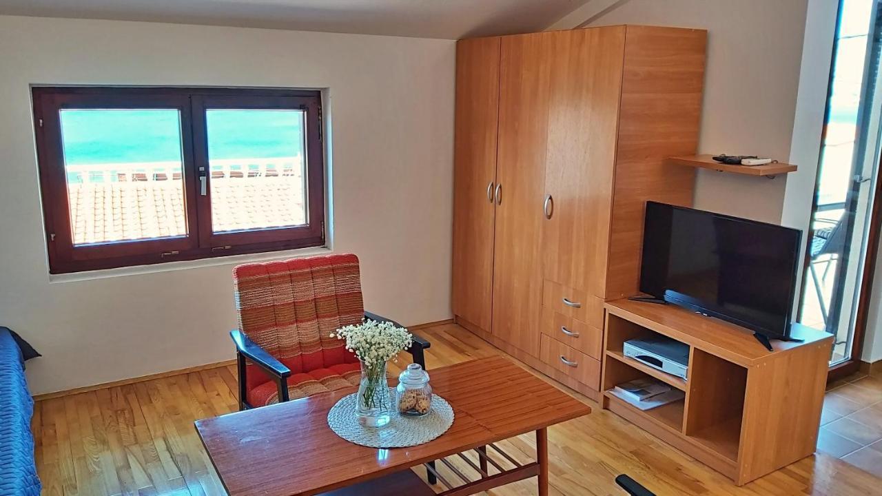 Apartment Roscic Омиш Экстерьер фото